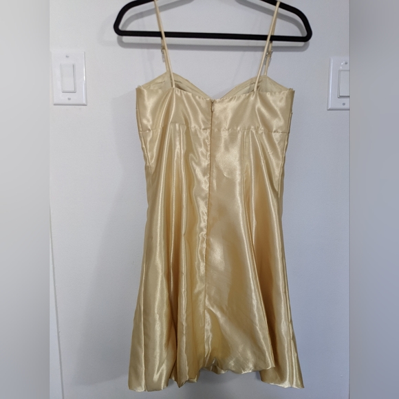00s Laura Petites Gold Prom Dress Size 4 - Picture 2 of 4